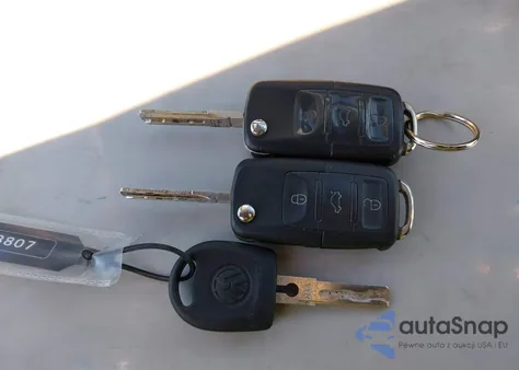 2002 Volkswagen Passat Gls V6 z USA, uszkodzony, nr VIN WVWPH63B92P353807